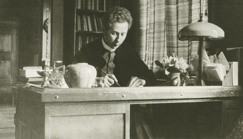 Theodor Heuss , 1913, als Chefredakteur der Neckar Zeitung am Schreibtisch in seinem Haus Lerchenstraße 31. Foto: Stadtarchiv Heilbronn Theodor Heuss , 1913, als Chefredakteur der Neckar Zeitung am Schreibtisch in seinem Haus Lerchenstraße 31. Foto: Stadtarchiv Heilbronn
