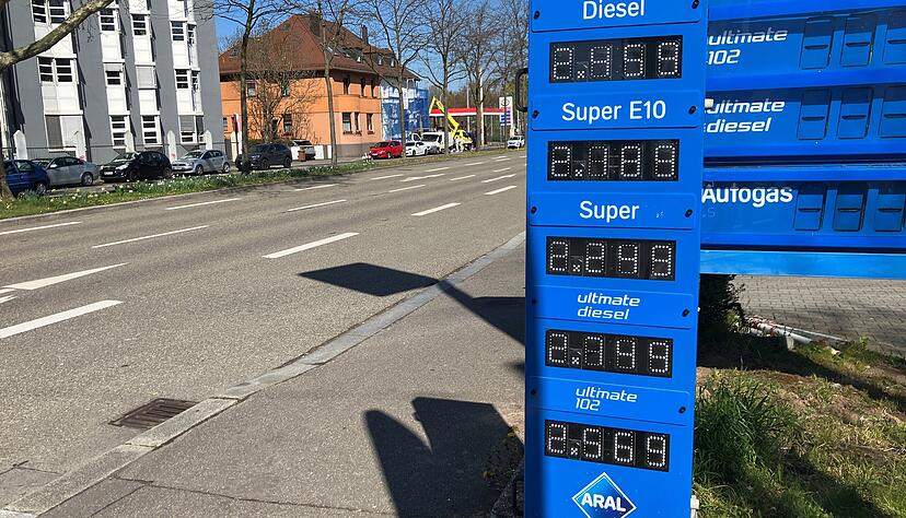 2,459 kostet der Liter Diesel an der Aral-Tankstelle in der Heilbronner Oststra&szlig;e am Donnerstag nach 12 Uhr.