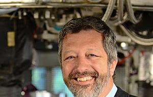 Klaus Sch&auml;fer vom DLR in Lampoldshausen hat mit Wasserstoff viel vor.