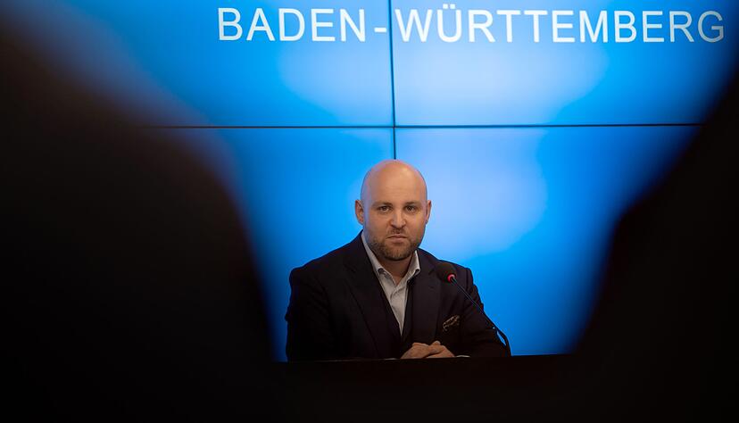 Frohnmaier ist Landesvorsitzender und gleichzeitig Sprecher seines Landesverbands. (Archivfoto) Frohnmaier ist Landesvorsitzender und gleichzeitig Sprecher seines Landesverbands. (Archivfoto)