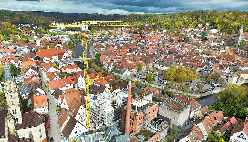 Der Rohbau der Würth-Kunsthalle ist nun fertig. Wie eng die Innenstadtsituation insgesamt ist, verdeutlicht diese Luftaufnahme.