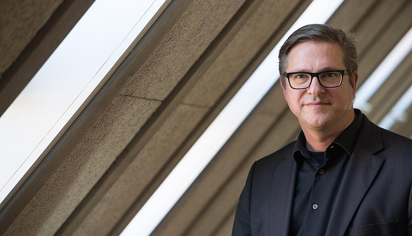 Der Kommunikationswissenschaftler Frank Brettschneider forscht in Hohenheim zur Verst&auml;ndlichkeit von Texten.
 Foto: Archiv/dpa