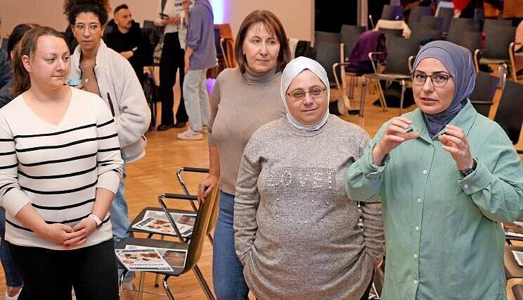 Reagieren Menschen unterschiedlich auf unterschiedliche Sprachen?  Die sprachsensible Schule will negative Assoziationen beenden.