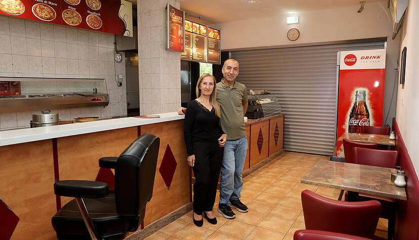 Seit Montag beliebt das Rolltor des „Wollhaus-Kebap & Pizza“ geschlossen. Seit 2009 haben Johann und Sitti Behnam den Imbiss geleitet.