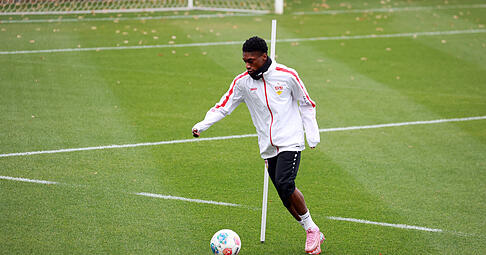 Justin Diehl steht beim VfB Stuttgart wieder auf dem Trainingsplatz. Die Hoffnung auf ein Comeback wächst.