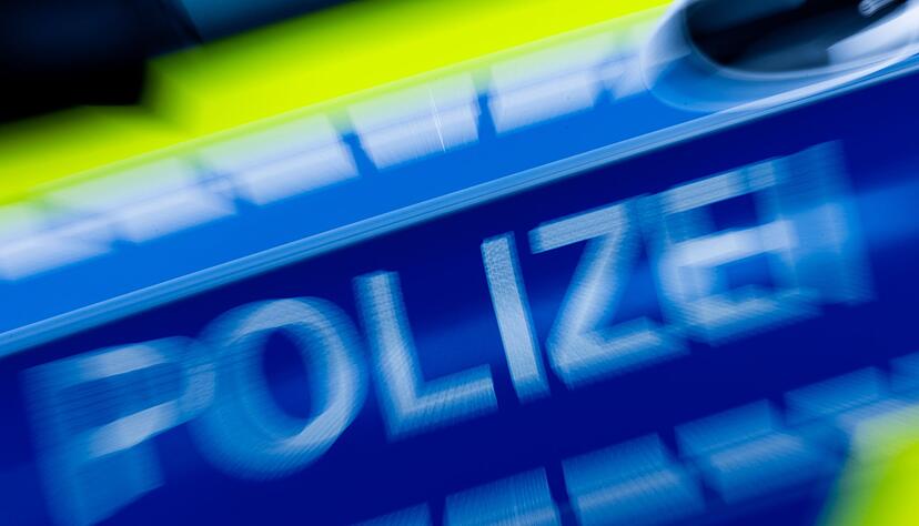 Der Mann muss sich nun wegen mehrerer Delikte verantworten. (Symbolbild)