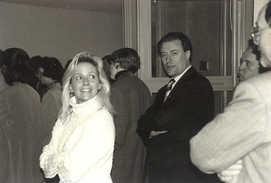 Das Bild zeigt Susanne Eisenmann 1991 am Rande einer Sitzung der CDU-Landtagsfraktion. Drei Jahre später wird Eisenmann in den Stuttgarter Stadtrat gewählt. Foto: Privat