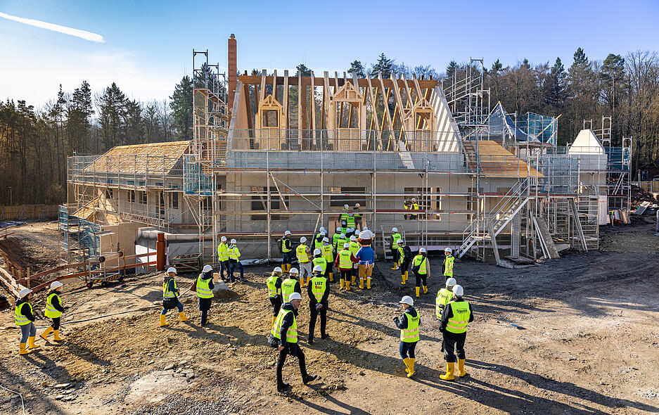 Neben dem Wildparadies entstehen eine Wellness-Anlage und eine Erlebnis-Gastronomie. Neben dem Wildparadies entstehen eine Wellness-Anlage und eine Erlebnis-Gastronomie.