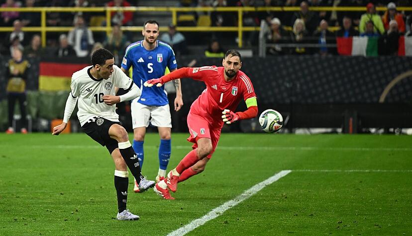 Was unspektakulär aussieht, ist ein sensationeller (Wirkungs-)Treffer: Jamal Musiala (links) erzielt nach einem blitzschnell ausgeführten Eckstoß das 2:0. Was unspektakulär aussieht, ist ein sensationeller (Wirkungs-)Treffer: Jamal Musiala (links) erzielt nach einem blitzschnell ausgeführten Eckstoß das 2:0.