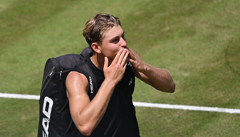 Justin Engel konnte auch mit dem Kanadier Felix Auger-Aliassime lange mithalten. Justin Engel konnte auch mit dem Kanadier Felix Auger-Aliassime lange mithalten.