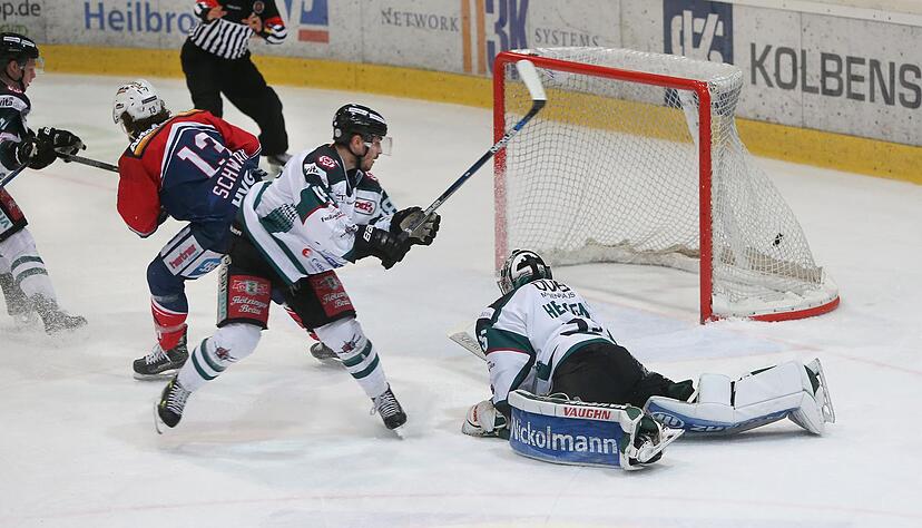 Tor zum 1:0 durch Rylan Schwartz.