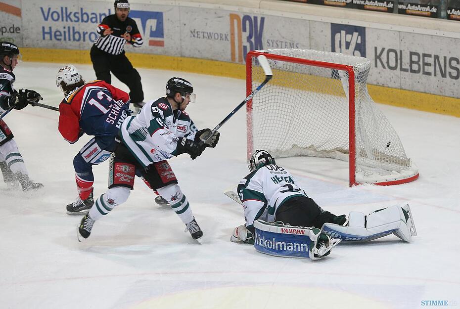 Tor zum 1:0 durch Rylan Schwartz.