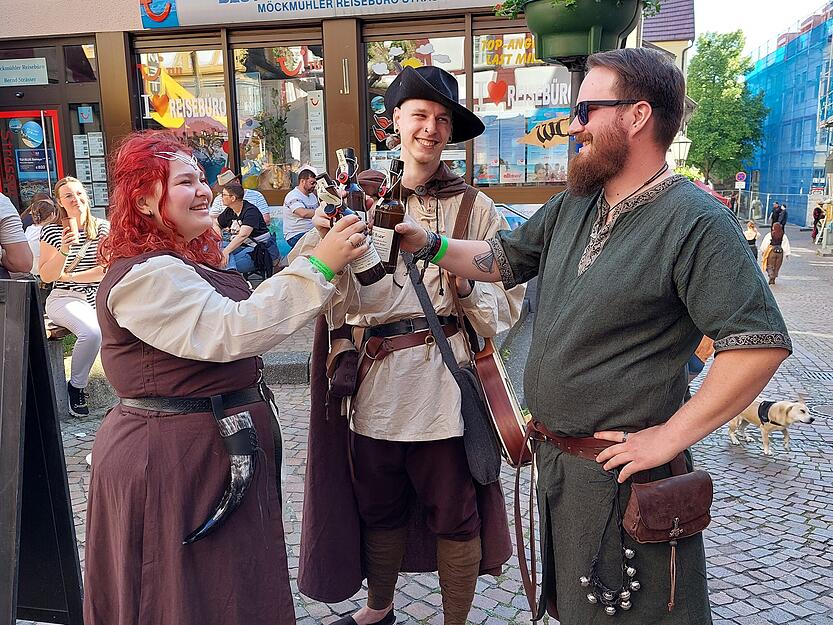 Getr&auml;nke und Essen als St&auml;rkung gibt es auch auf dem Mittelaltermarkt in M&ouml;ckm&uuml;hl.