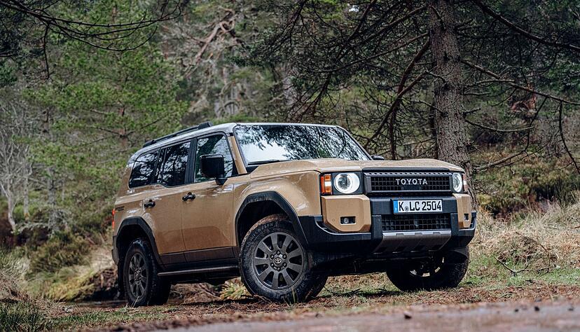 Rustikal und kantig: Die Neuauflage des Land Cruisers startet im Frühjahr zu Preisen ab 67.990 Euro.