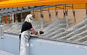 Die Feuerverzinkerei im neuen Werk 3 gehört laut Layher-Geschäftsführer Stefan Stöcklein zu den modernsten in ganz Deutschland.