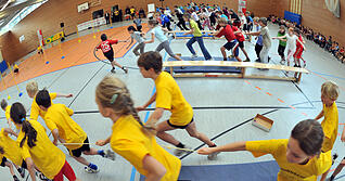 F&uuml;r Sportmediziner J&uuml;rgen Steinacker ist Bewegung in der Schule f&uuml;r die Konzentration und die schulische Leistung sehr wichtig.