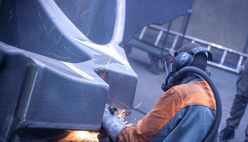 In einer Eisengie&szlig;erei - auch Metalle sind teurer geworden.