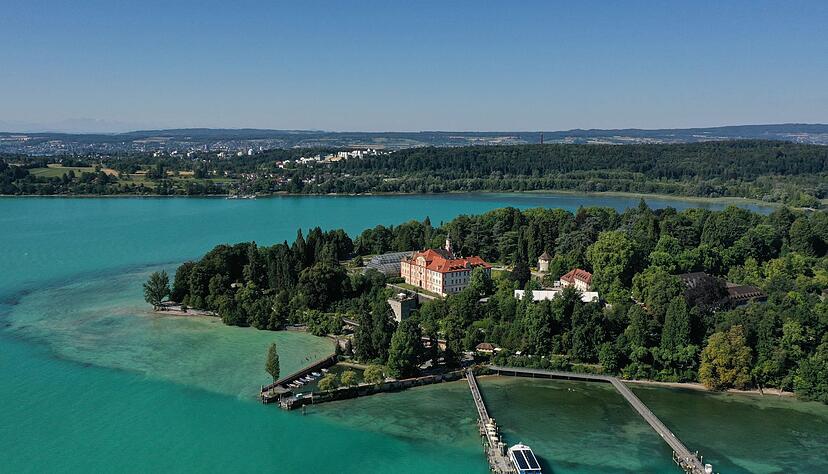 Mit dem Landesfamilienpass können Familien beim Besuch der Blumeninsel Mainau sparen. (Archivbild) Mit dem Landesfamilienpass können Familien beim Besuch der Blumeninsel Mainau sparen. (Archivbild)