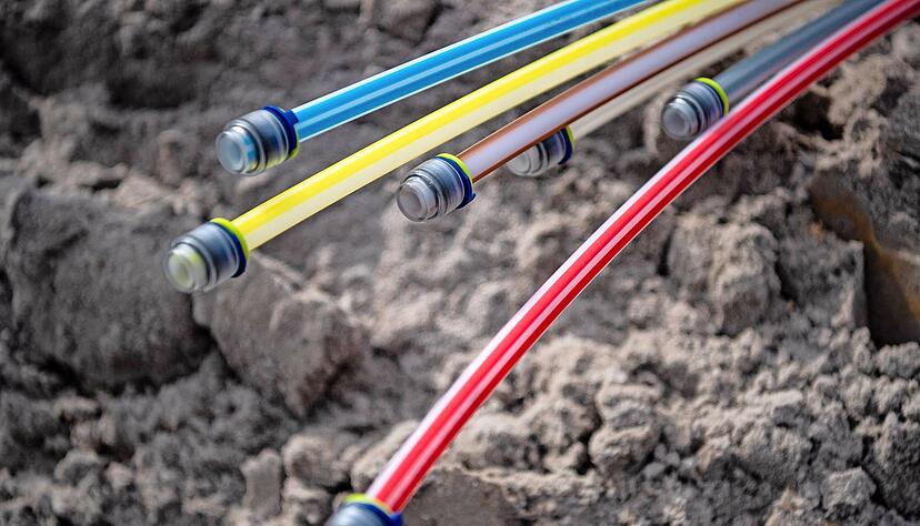 Alle weißen und grauen Flecken im Breitbandnetz mit Glasfaser zu beseitigen: Das ist Ziel der regionalen Gigabit-Allianz, die auch den Hohenlohekreis umfasst.
Foto: dpa