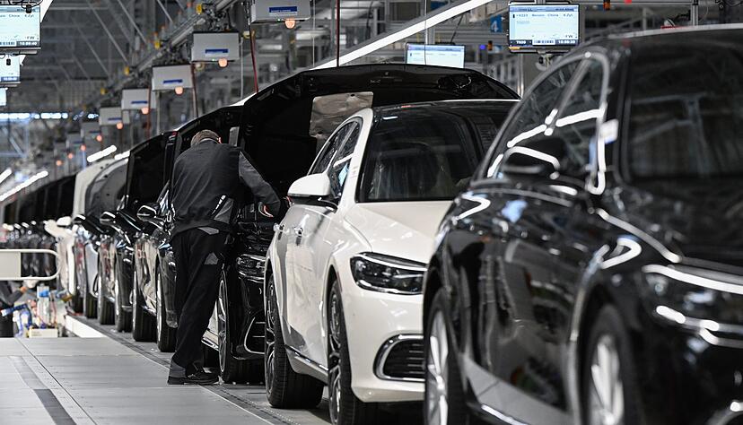 Mercedes-Produktion in Sindelfingen. Gerade im Premiumsegment ist die deutsche Autoindustrie stark. (Archivbild) Mercedes-Produktion in Sindelfingen. Gerade im Premiumsegment ist die deutsche Autoindustrie stark. (Archivbild)