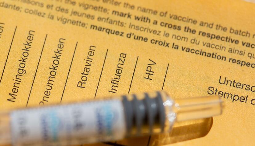 Die Impfung gegen Meningokokken der vier Untergruppen ist mit einer Kombi-Dosis möglich. (Symbolbild) Die Impfung gegen Meningokokken der vier Untergruppen ist mit einer Kombi-Dosis möglich. (Symbolbild)