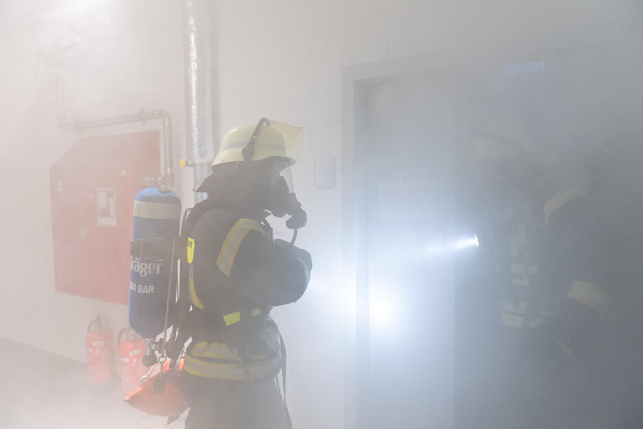 Bis zu 70 Einsatzkräfte sind vor Ort auf dem Audi-Gelände. Bis zu 70 Einsatzkräfte sind vor Ort auf dem Audi-Gelände.
