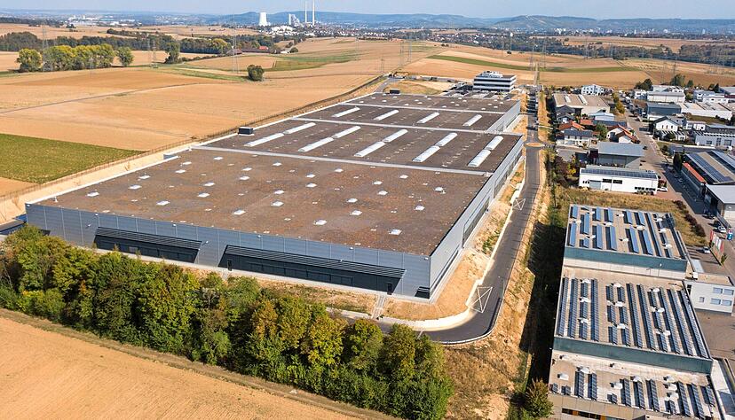 Die Europazentrale des chinesischen Autoglasherstellers Fuyao war die größte Ansiedlung in Leingarten seit vielen Jahren. Im Gewerbegebiet Mühlpfad gibt es eine bunte Mischung aus Industrie- und Handelsunternehmen.
Foto: Archiv/Maier Die Europazentrale des chinesischen Autoglasherstellers Fuyao war die größte Ansiedlung in Leingarten seit vielen Jahren. Im Gewerbegebiet Mühlpfad gibt es eine bunte Mischung aus Industrie- und Handelsunternehmen.
Foto: Archiv/Maier