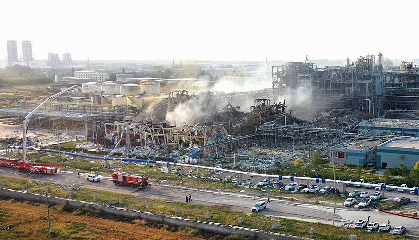 Die Feuerwehr war mit mehr als 200 Helfern vor Ort.