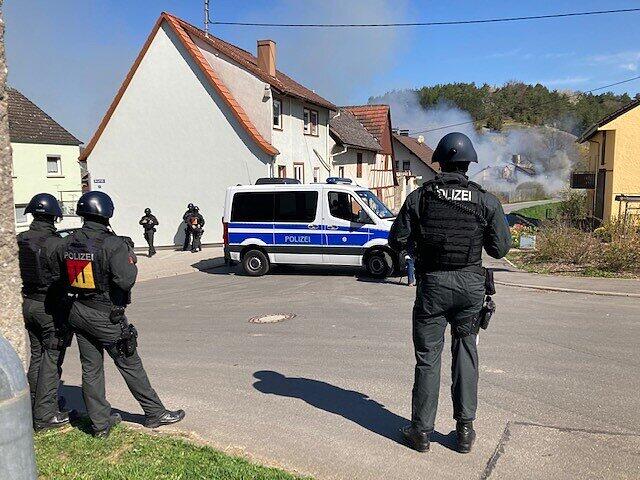 Der Reichsbürger soll mehrmals auf Polizisten geschossen haben, die zu einer Durchsuchung in Boxberg vor Ort waren.