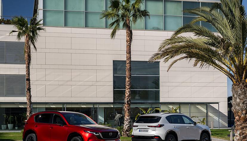 Mehr Platz und Komfort: Der neue Mazda CX-5 bietet mehr Beinfreiheit und einen gr&ouml;&szlig;eren Kofferraum mit bis zu 2.019 Litern Volumen.