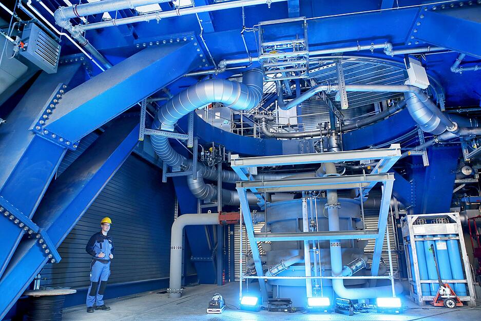 27. Februar: Neuer Ariane-Pr&uuml;fstand in Hardthausen-Lampoldshausen ist eingeweiht. Der neue Pr&uuml;fstand P5.2 des Deutschen Zentrums f&uuml;r Luft- und Raumfahrt soll die Ariane-6-Oberstufe testen und f&uuml;r den Flug ins All qualifizieren.