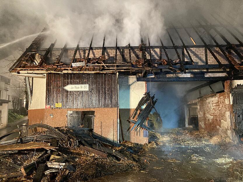 Schwerer Brand in Pferdestall in Neuenstadt-Kochertürn