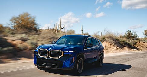 Keine Bescheidenheit: Der BMW XM hat nicht nur ein ziemlich großes Format, sondern mit insgesamt 653 PS auch ein enormes Kraftpotenzial.