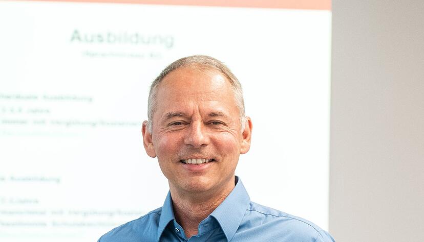 Informiert rund um Fragen der beruflichen Neuausrichtung und Weiterbildung: Berufsberater J&ouml;rg Stelzer.