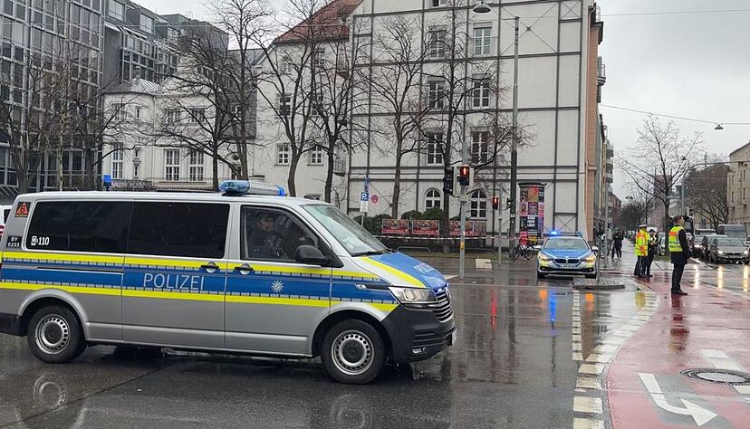 Polizei &laquo;mit starken Kr&auml;ften&raquo; vor Ort.