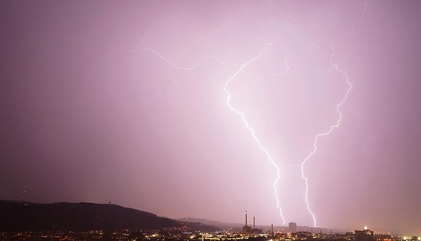 Meteorologen erwarten schwere Gewitter in Teilen des S&uuml;dwestens. (Archivbild)