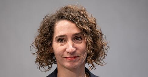 EVG-Vize Cosima Ingenschay will den geplanten Stellenabbau bei DB Cargo deutlich abmildern. (Archivbild) EVG-Vize Cosima Ingenschay will den geplanten Stellenabbau bei DB Cargo deutlich abmildern. (Archivbild)