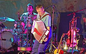 Vertreter der Neuen Volksmusik: Hubert von Goisern kommt im Juli nach Mosbach.