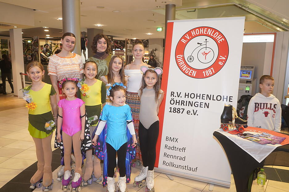Vereine und Schulen präsentieren sich beim bunten Stadtfest in Öhringen. Vereine und Schulen präsentieren sich beim bunten Stadtfest in Öhringen.