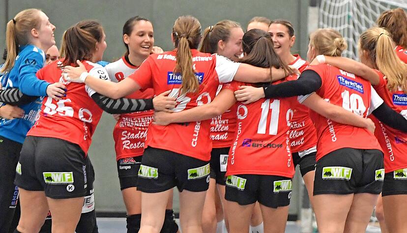 Jubeln die SG-Frauen auch im Topspiel? Vier Siege in Folge hat Schozach-Bottwartal zuletzt immerhin eingefahren und möchte sich nicht verstecken.
Foto: Mario Berger Jubeln die SG-Frauen auch im Topspiel? Vier Siege in Folge hat Schozach-Bottwartal zuletzt immerhin eingefahren und möchte sich nicht verstecken.
Foto: Mario Berger