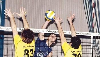 „So, wie wir heute gespielt haben, steigen wir nicht ab.“
Wadim Darscht „So, wie wir heute gespielt haben, steigen wir nicht ab.“
Wadim Darscht