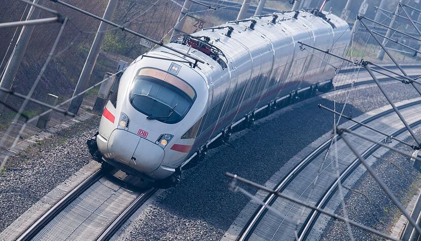 Die Bahn will im kommenden Jahr vor allem mit internationalen Verbindungen punkten. (Archivbild) Die Bahn will im kommenden Jahr vor allem mit internationalen Verbindungen punkten. (Archivbild)
