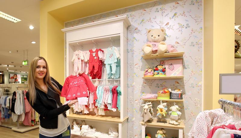 Kinderbekleidung fällt bei Kaufhof jetzt mehr ins Auge. Kinderbekleidung fällt bei Kaufhof jetzt mehr ins Auge.