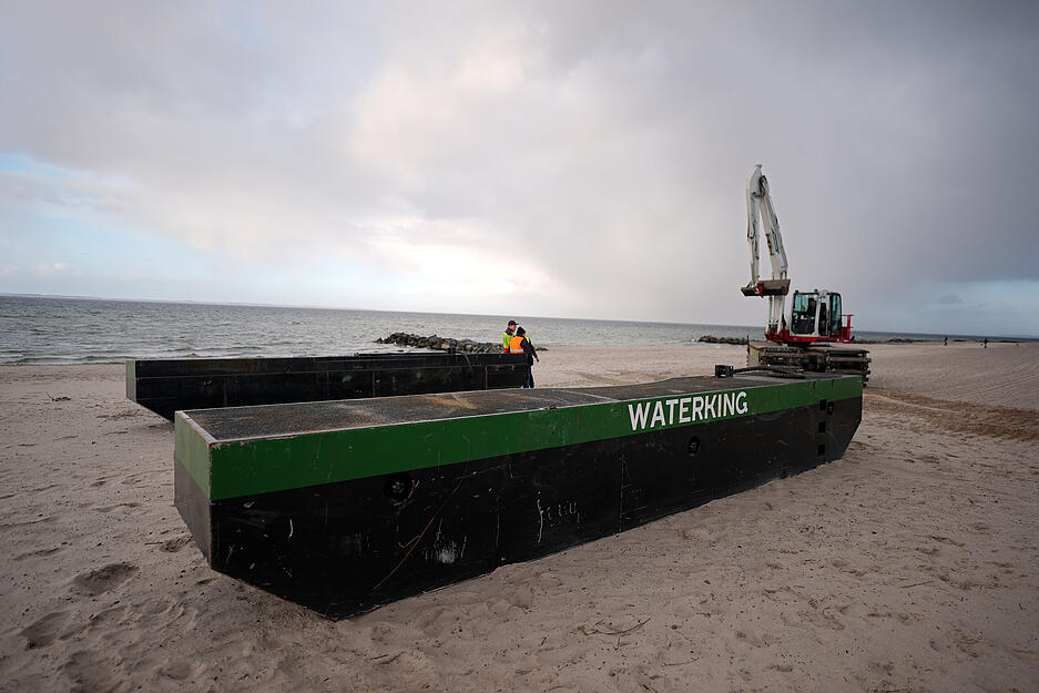 F&uuml;r den Buckelwal, der an der Ostseek&uuml;ste vor Niendorf gestrandet ist, ist eine weitere Rettungsaktion geplant.