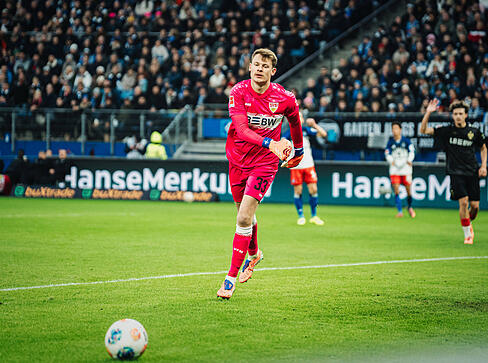 Alexander Nübel: Der Treffer von Glatzel zum 0:1 geht ins kurze Eck, das Nübel eventuell besser abdecken kann. Sonst wenig zu tun bis in die zweite Halbzeit hinein. Dort spielt Nübel stark mit. Note: 3,5