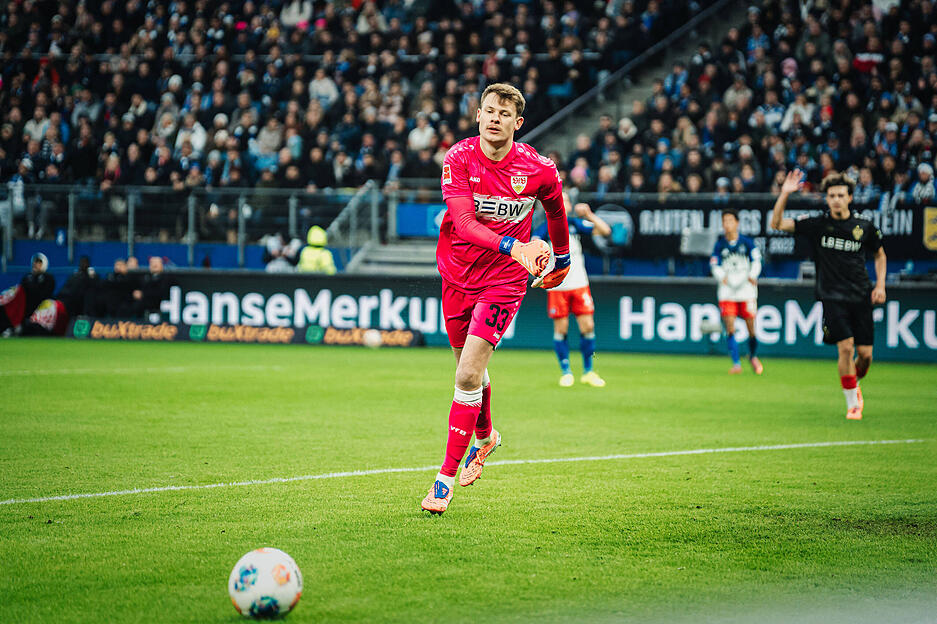 Alexander Nübel: Der Treffer von Glatzel zum 0:1 geht ins kurze Eck, das Nübel eventuell besser abdecken kann. Sonst wenig zu tun bis in die zweite Halbzeit hinein. Dort spielt Nübel stark mit. Note: 3,5