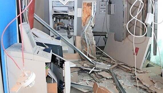 So sah der Vorraum in der Offenauer Markthalle nach der Sprengung aus. So sah der Vorraum in der Offenauer Markthalle nach der Sprengung aus.