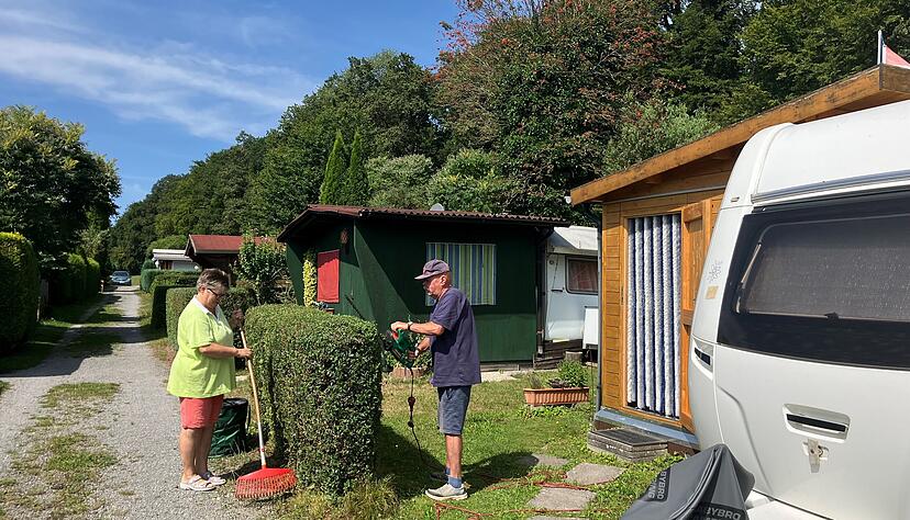 Zuhause in Heilbronn haben sie weder Balkon noch Garten. Die Parzelle in Wüstenrot ist deshalb für Ingrid und Peter Rühl ein Ersatz. Sie fahren mit dem Wohnwagen auch in Urlaub. Zuhause in Heilbronn haben sie weder Balkon noch Garten. Die Parzelle in Wüstenrot ist deshalb für Ingrid und Peter Rühl ein Ersatz. Sie fahren mit dem Wohnwagen auch in Urlaub.
