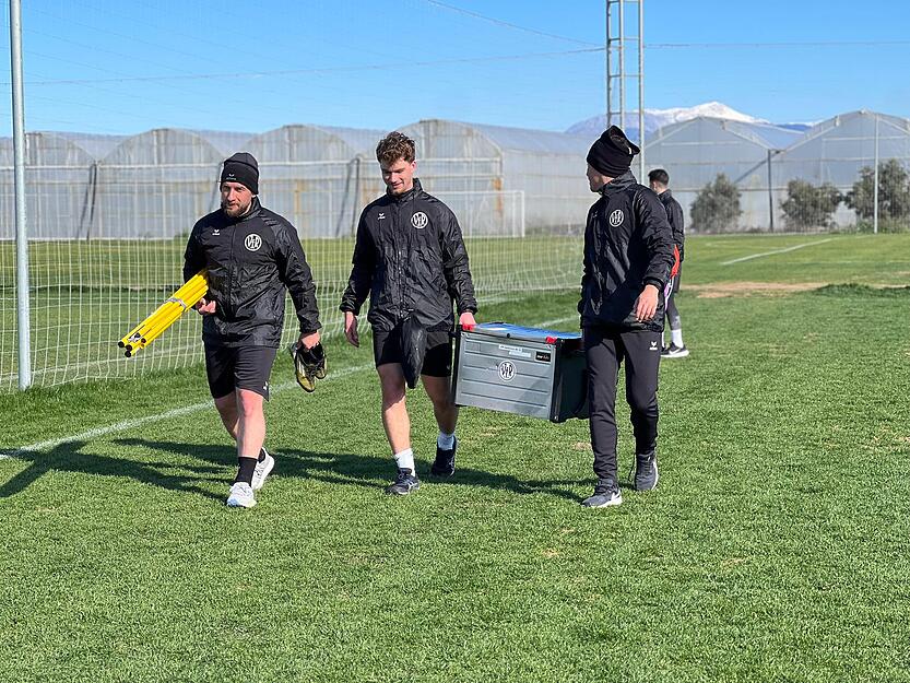 Der VfR Heilbronn bei einer morgendlichen Trainingseinheit im Türkei Trainingslager. Der VfR Heilbronn bei einer morgendlichen Trainingseinheit im Türkei Trainingslager.