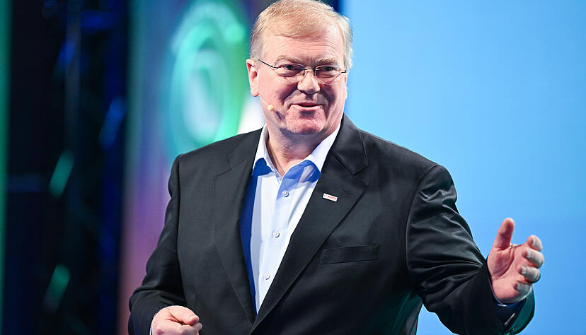 Bosch-Chef Stefan Hartung h&auml;lt trotz der schwierigen Rahmenbedingungen an den Umsatz- und Ertragszielen fest.